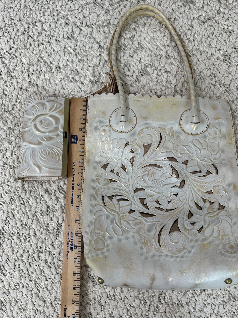 Patricia Nash White Gold Cutout Tooled Leather Scalloped Tote Purse & Wallet Set - Picture 11 of 14